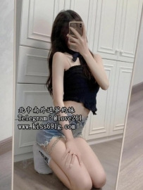 白雪 161/C/23歲 #臺中 甜美纖細的鄰家女孩 聞起來有股淡淡...