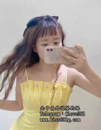 菲菲 156/C/23歲 #高雄 清純的臉蛋加火辣的性格 看著奶兇奶...
