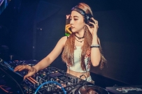 清新艶麗女孩柯俐安
