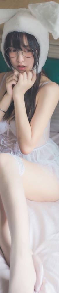 何語萱RARA渾圓巨乳開掛隨便動一下就超晃