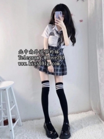 乖乖158/B/19歲 可愛精緻的五官 白皙的皮膚粉嫩光滑  摸起...