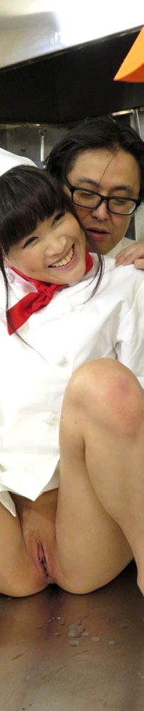 美女主廚嫩穴被師傅們搞到大潮噴