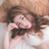 先露大奶奶是誠意！實況妹邀傳說對決「重香濃級巨砲」...