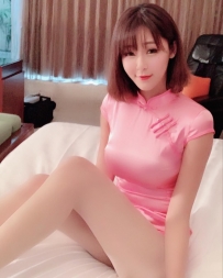 氣質直播主超犯規！cosplay「渾圓奶球」快炸出來...高聳乳...