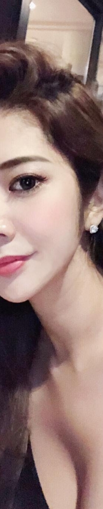 霸氣正妹側乳外漏 Jessie 原 來是網美 這美乳也太兇