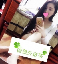 優米 165.D.24y 用腿在你腿上摸來摸去 很性感 會主動挑逗你...