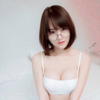 學生妹長這樣合理嗎！「童顏巨乳」妹側面視角超雄偉......