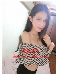 欣欣 163/D/23歲 美眉很年輕剛出來兼差 外表清純瓜子臉  笑...