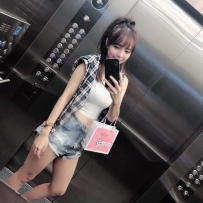 全糖正妹甜度爆表！胸前兩粒「渾圓白嫩乳」彈出...超甜...