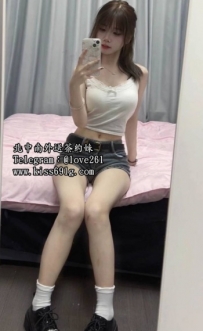 可蘭 159/C/21歲 #臺中 健談好聊 很有親和力 喜歡有FU的愛愛 前戲做足 細膩服務 不趕