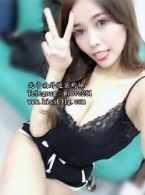 葉子162.E.26歲 地區：台中 爆乳性感又漂亮   個性Open的氣質...