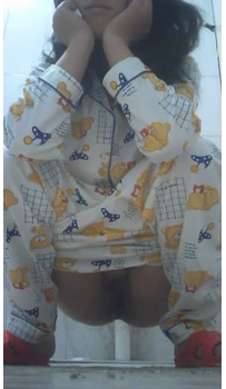 某學院學生宿舍公共女廁拍攝到的各式美女如廁噓噓 貌似...