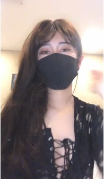 苗條混血新人美女主播粉嫩電臀鏡頭前裸體艷舞摳逼挑逗...