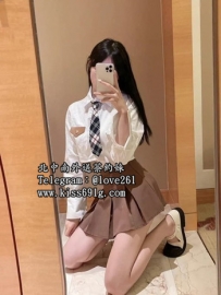 安心 165/C/21歲 校花兼外拍 勻稱身材  清純帶點氣質美人  ...