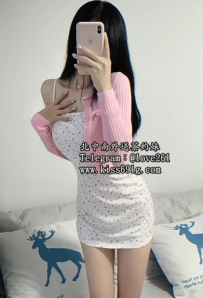 白白160/B/20歲 零經驗正妹 氣質小可愛， 膚白美腿愛貧乳必...