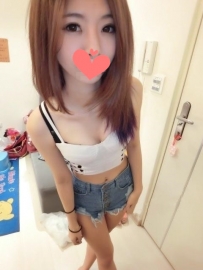 小薇 158，45，C杯，20歲 甜美嬌小型 皮膚白皙 腰力很棒，...