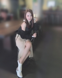 外拍小姐姐 第一次下海兼職 做愛比較青澀 不怎麼會玩 喜...