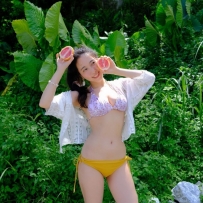 泡菜妹來到台灣變隱乳王！小背心包不住「渾圓雪乳」彈...