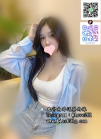 娜娜 165/D/25歲 #高雄 騷氣正妹 身材比例很好 有腰身 有美腿 床上主動熱情 敢玩又敢