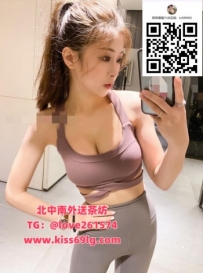 👩🏻‍🎨 台南｜畫畫老師 思可 159/C/25歲 拿畫筆的樣子超溫柔，聲音慢慢的好催眠 🎨