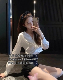 晴天166/C/24歲 百貨公司櫃姐  屬於氣質型的妹妹   皮膚白裡...