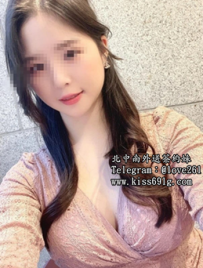如雲 163.E.32歲  美乳嬌妻下海補貼經濟  老公做生意虧了幾...