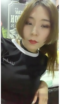 騷浪寂寞美女主播穿著開檔肉絲私人影院現場直播跳蛋插...