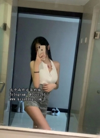 曼妮 163/D/22歲 #高雄 網美型學生妹紙  甜美笑顏 身材超讚 有著過百公分長美腿 床上