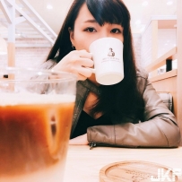 超正廣播電台員工 Suan Chen 訪問時大隱乳都快彈出來