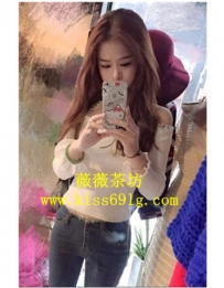 悅悅 160/C/24歲 文靜淑女 有女人味身材纖細  溫柔專櫃 服務...
