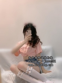 欣兒 158/C/21歲 聰明俏皮 是個小書呆 但討厭被家長強迫束...