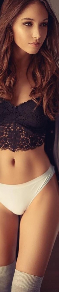 尺度回不去了！氣質正妹性感沐浴「乳首若隱若現」　網...